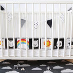 High-contrast fold-out book for babies: Drip, drip, baby