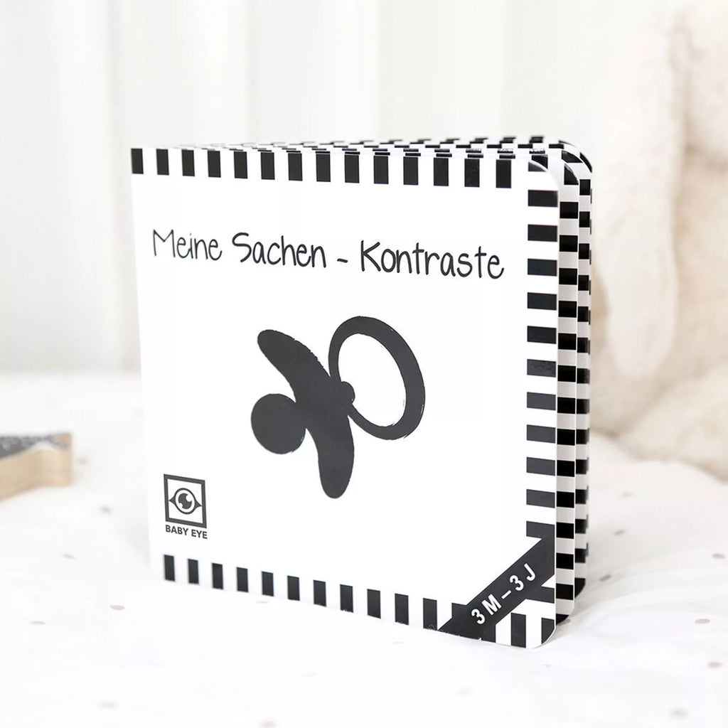 Contrast book for babies: My things