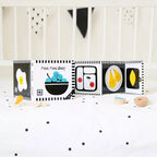 High-contrast fold-out book for babies: Food, Food, Baby