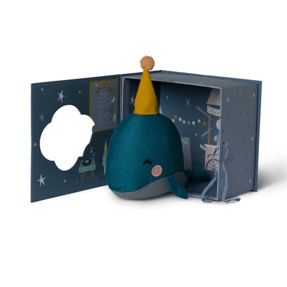 Plush toys in gift box