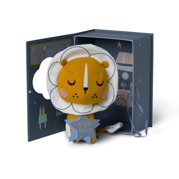 Plush toys in gift box